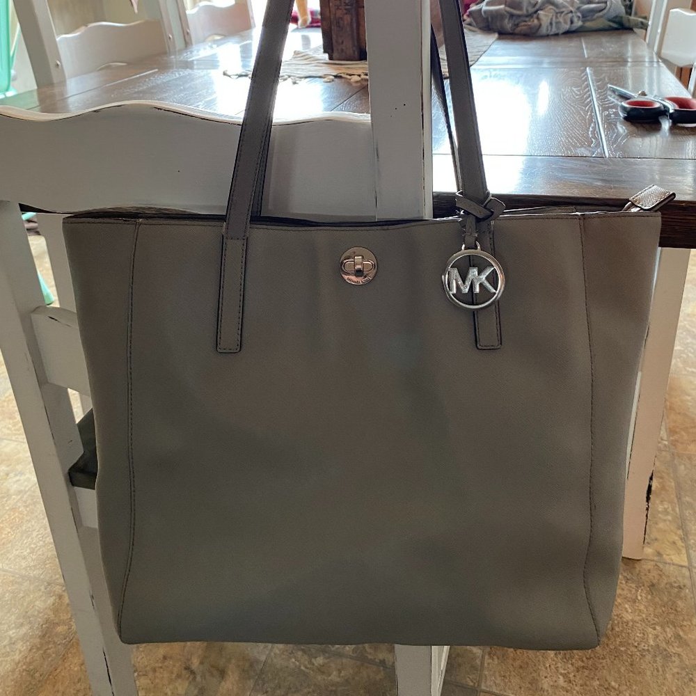 Michaels Kors Tote Purse
